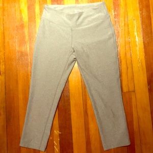 Grey cropped leggings